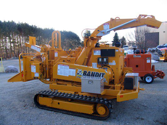 Browse Specs and more for the INTIMIDATOR™ 12XP Track Hand-Fed Chipper - Bobcat of Houston