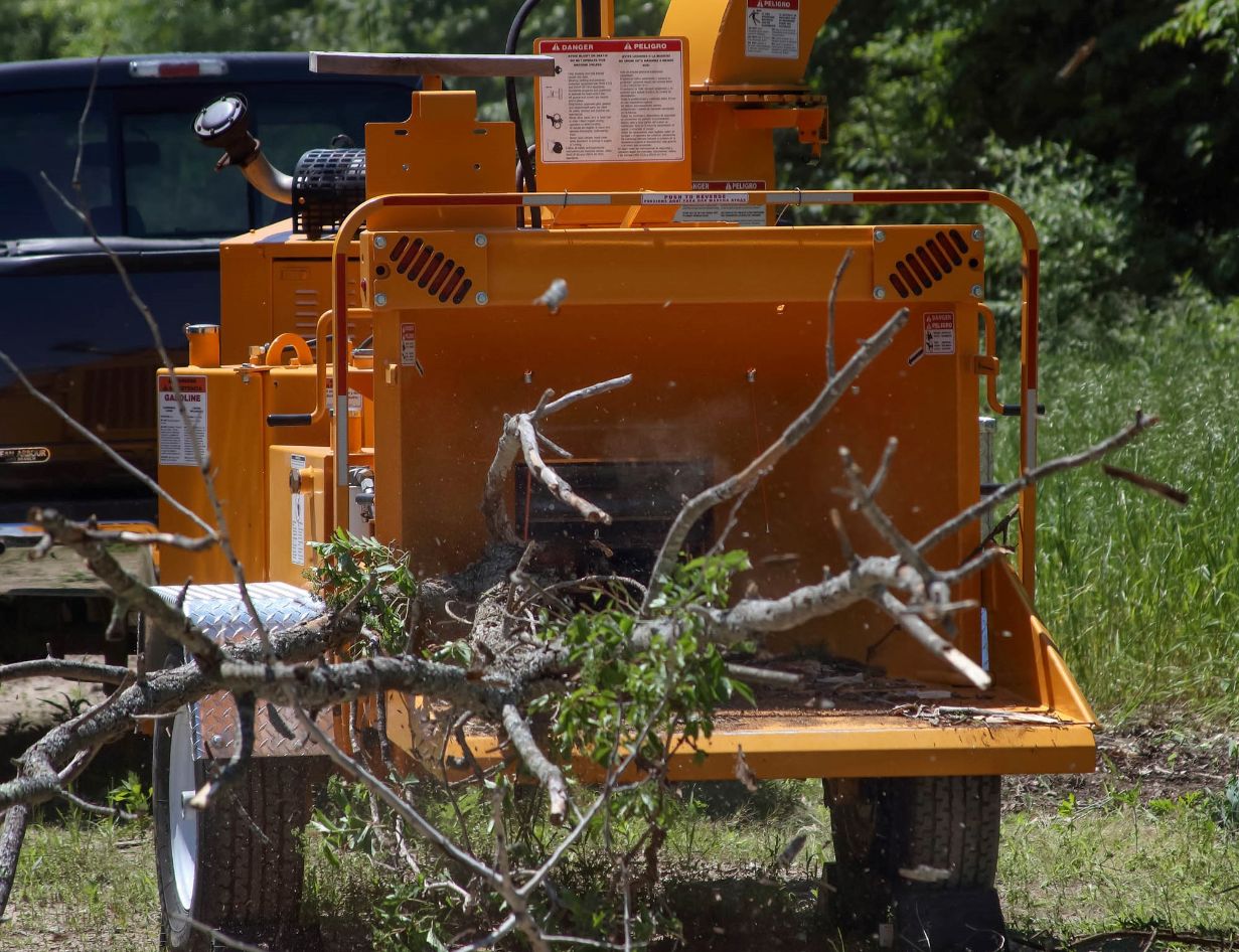 Browse Specs and more for the 200UC Towable Hand-Fed Chipper - Bobcat of Houston