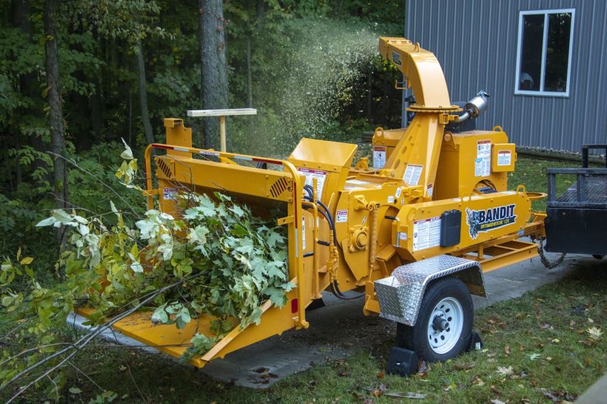 Browse Specs and more for the INTIMIDATOR™ 12X Towable Hand-Fed Chipper - Bobcat of Houston