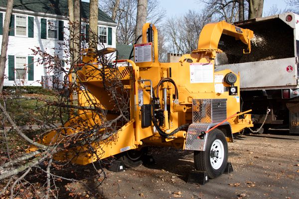 Browse Specs and more for the 200UC Towable Hand-Fed Chipper - Bobcat of Houston